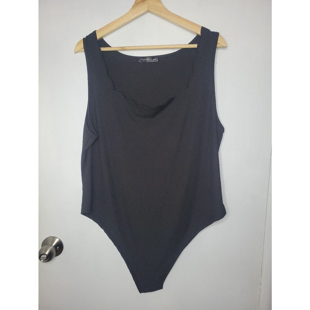 Black Ribbed Scallop Neck Leotard Bodysuit